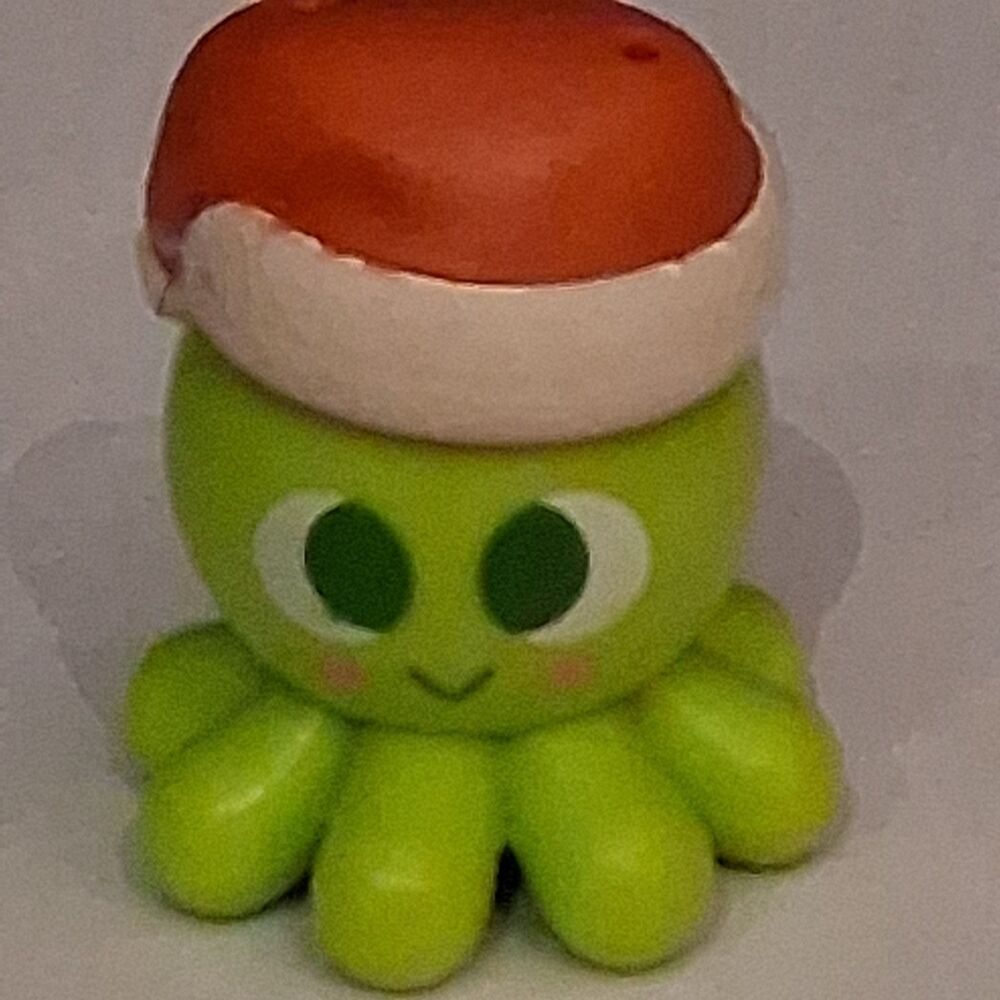 Bluey Friends Figure Chloe's OCTOPUS Green Figurine with Santa's Hat